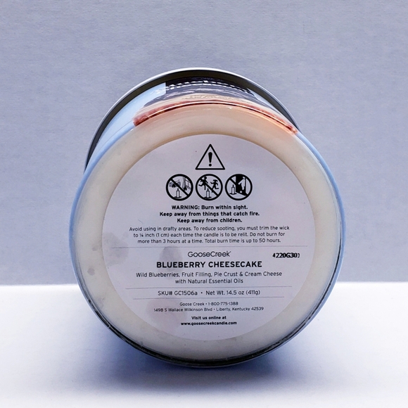 Goose Creek BLUEBERRY CHEESECAKE Large 3-Wick Scented Candle, 14.5 oz - Picture 4 of 5